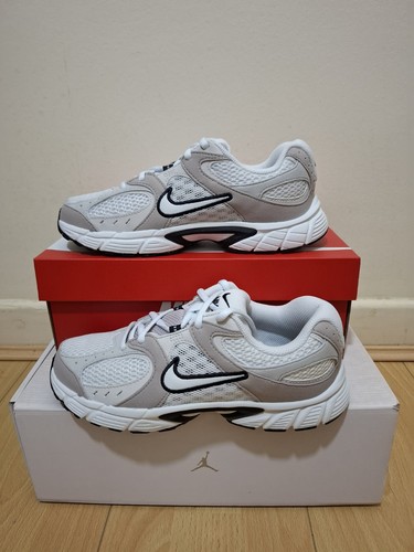 Neu nike rnr suede - suede, off
