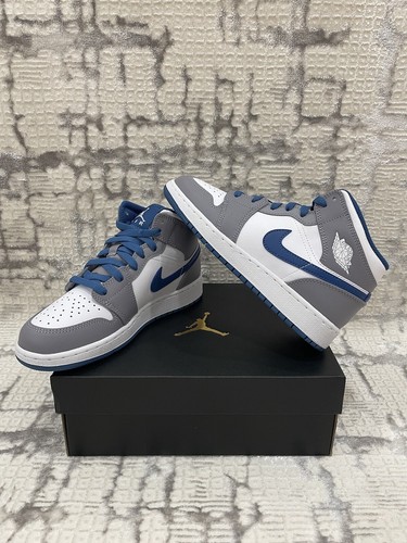 Nike air jordan mid - 1,